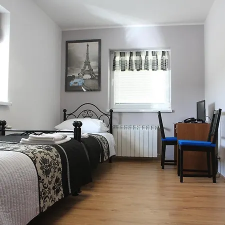 Leo Hostel *