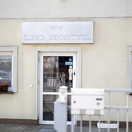Leo Hostel *