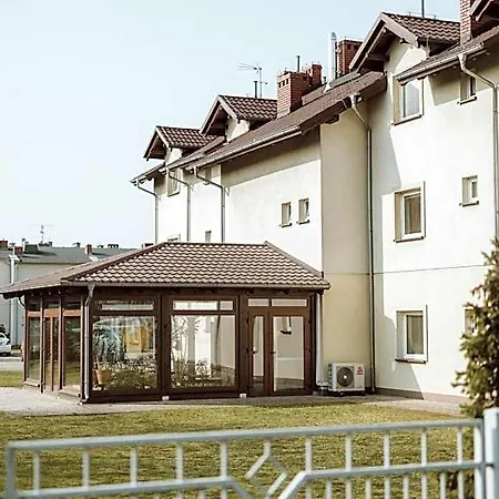 Hostel Leo *