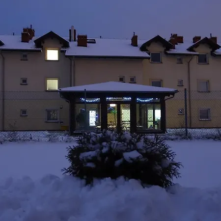 Hostel Leo *